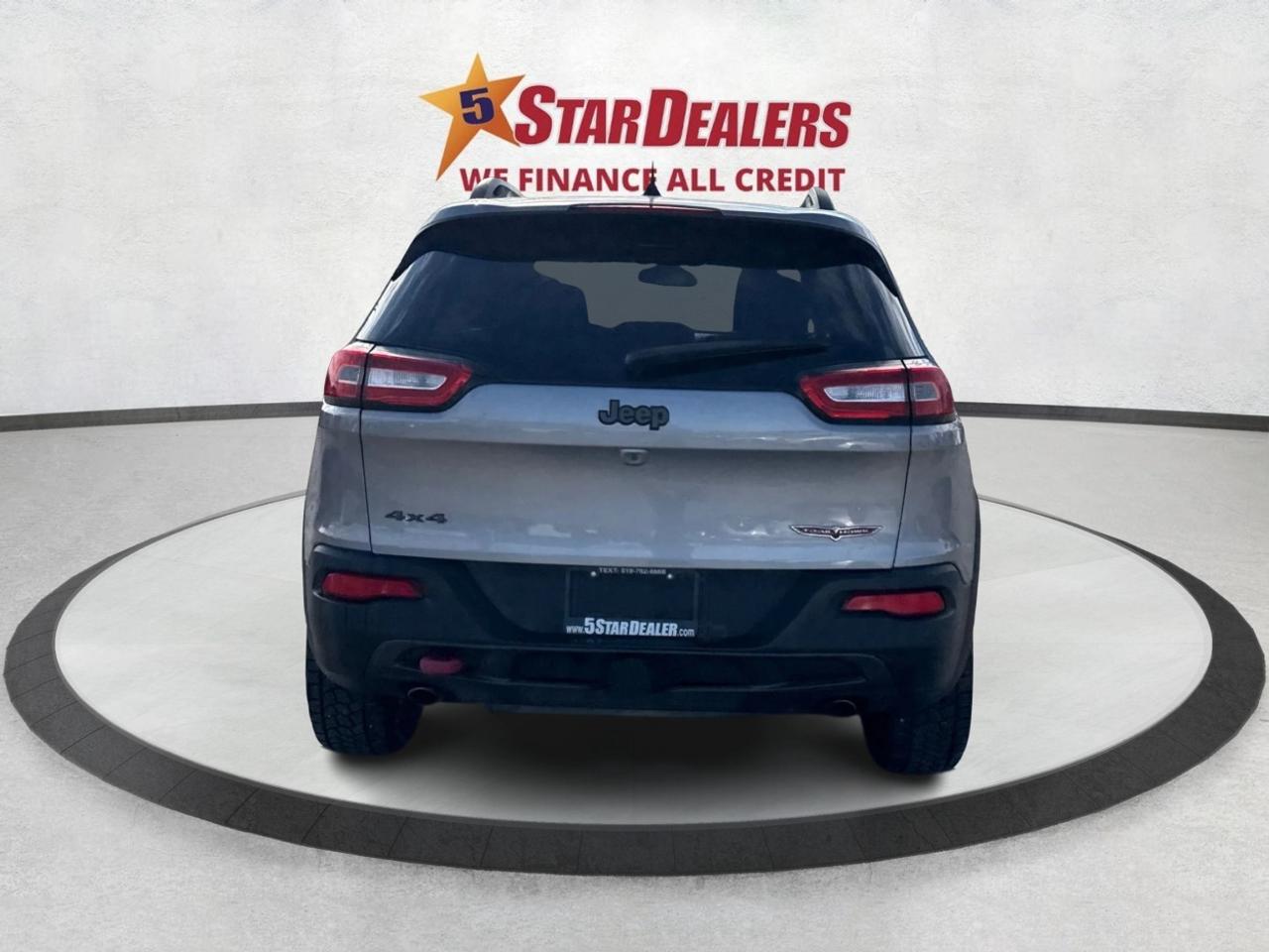 2016 Jeep Cherokee NAV LEATHER SUNROOF LOADED! WE FINANCE ALL CREDIT Photo