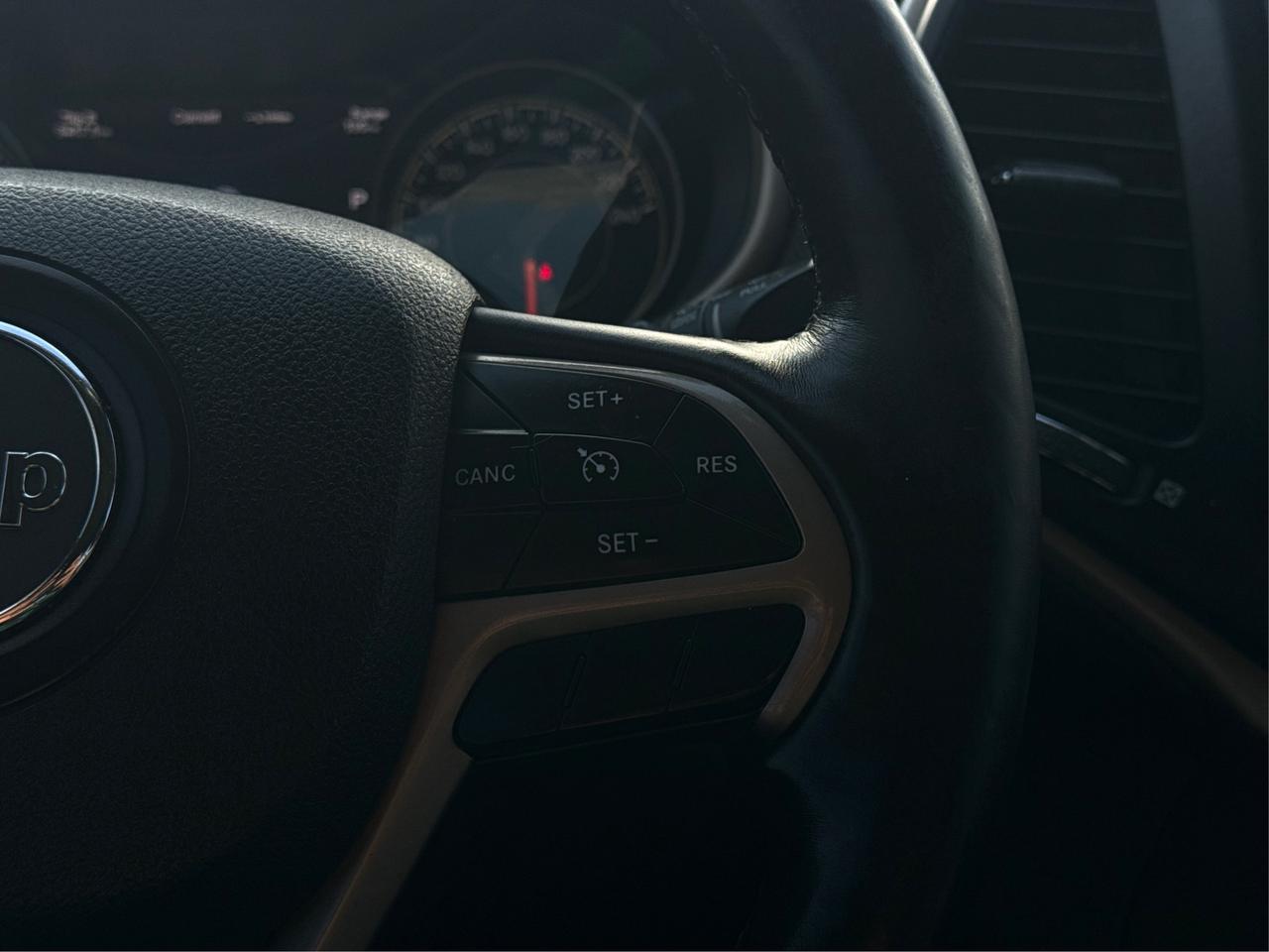 2016 Jeep Cherokee NAV LEATHER SUNROOF LOADED! WE FINANCE ALL CREDIT Photo