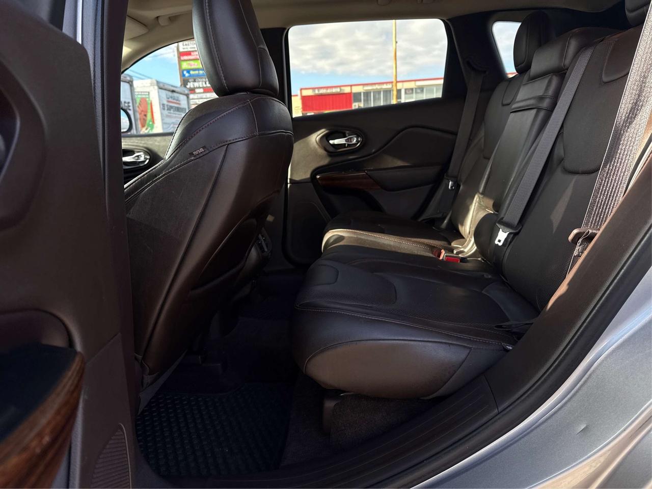 2016 Jeep Cherokee CERTIFIED NAV LEATHER ROOF  WE FINANCE ALL CREDIT Photo