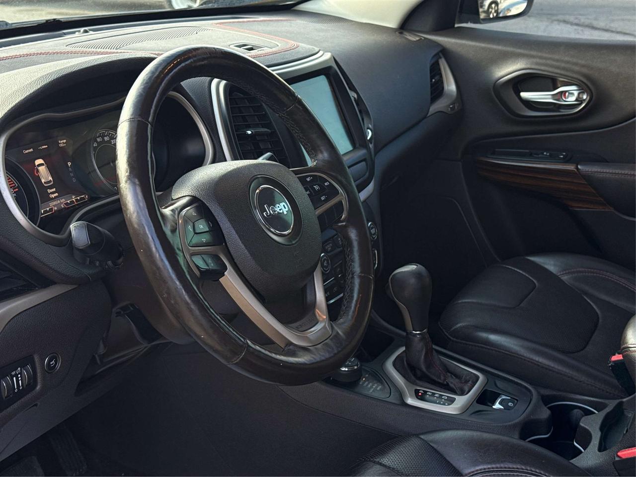 2016 Jeep Cherokee CERTIFIED NAV LEATHER ROOF  WE FINANCE ALL CREDIT Photo