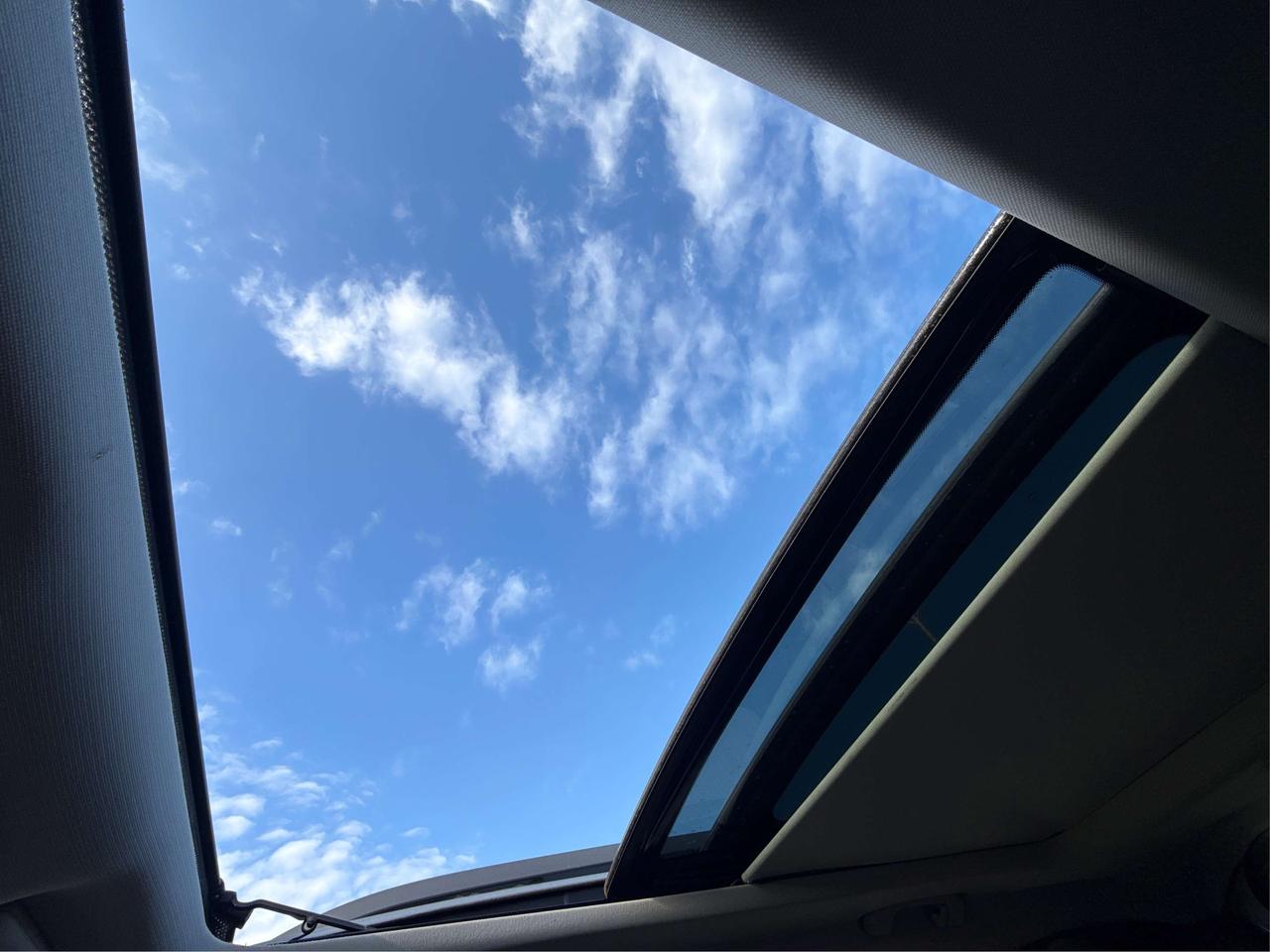2016 Jeep Cherokee CERTIFIED NAV LEATHER ROOF  WE FINANCE ALL CREDIT Photo