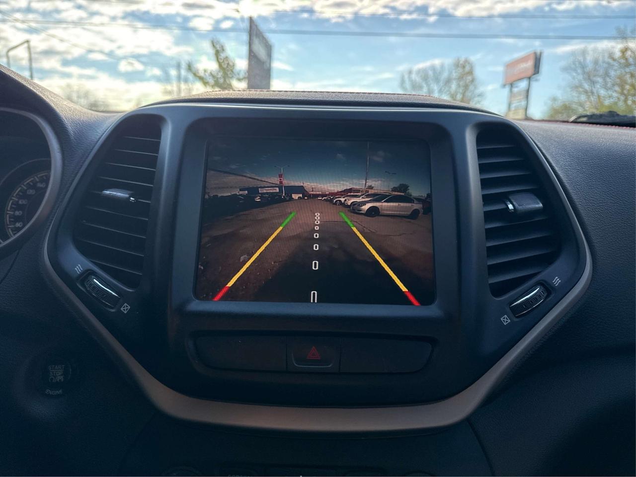 2016 Jeep Cherokee CERTIFIED NAV LEATHER ROOF  WE FINANCE ALL CREDIT Photo