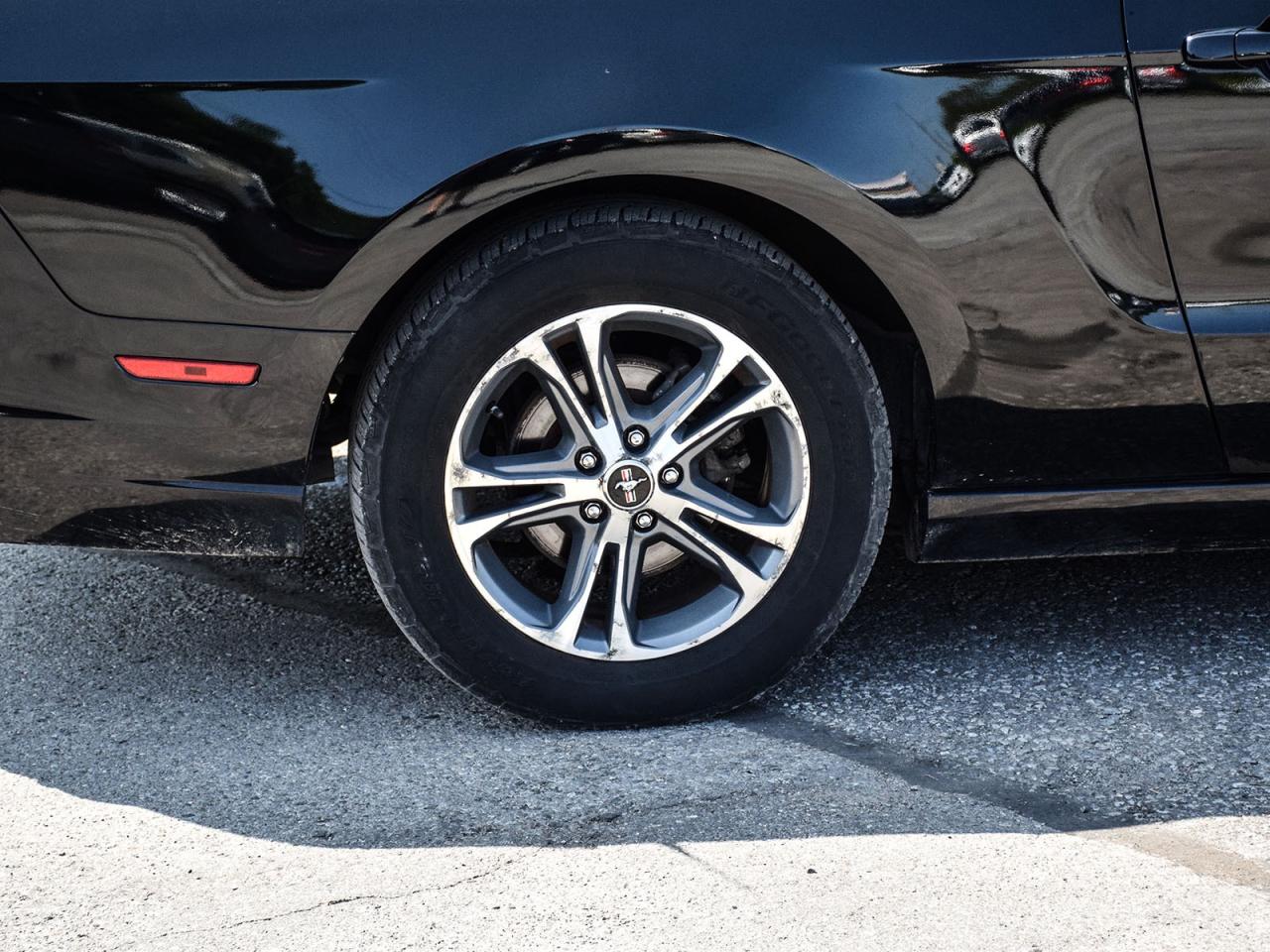 2014 Ford Mustang V6 EXCELLENT CONDITION MINT WE FINANCE ALL CREDIT Photo