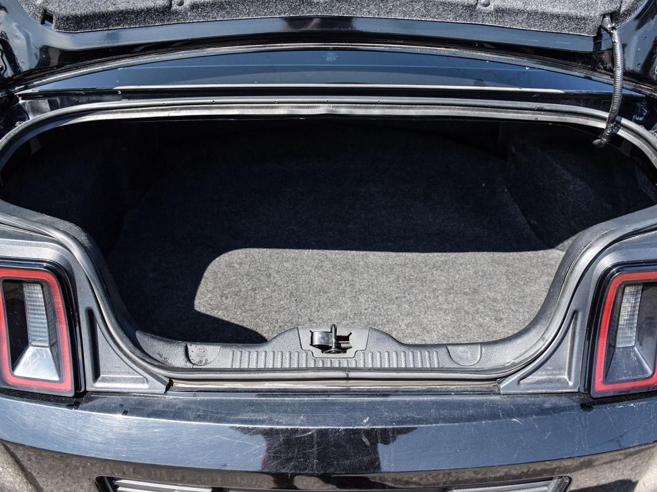 2014 Ford Mustang V6 EXCELLENT CONDITION MINT WE FINANCE ALL CREDIT Photo