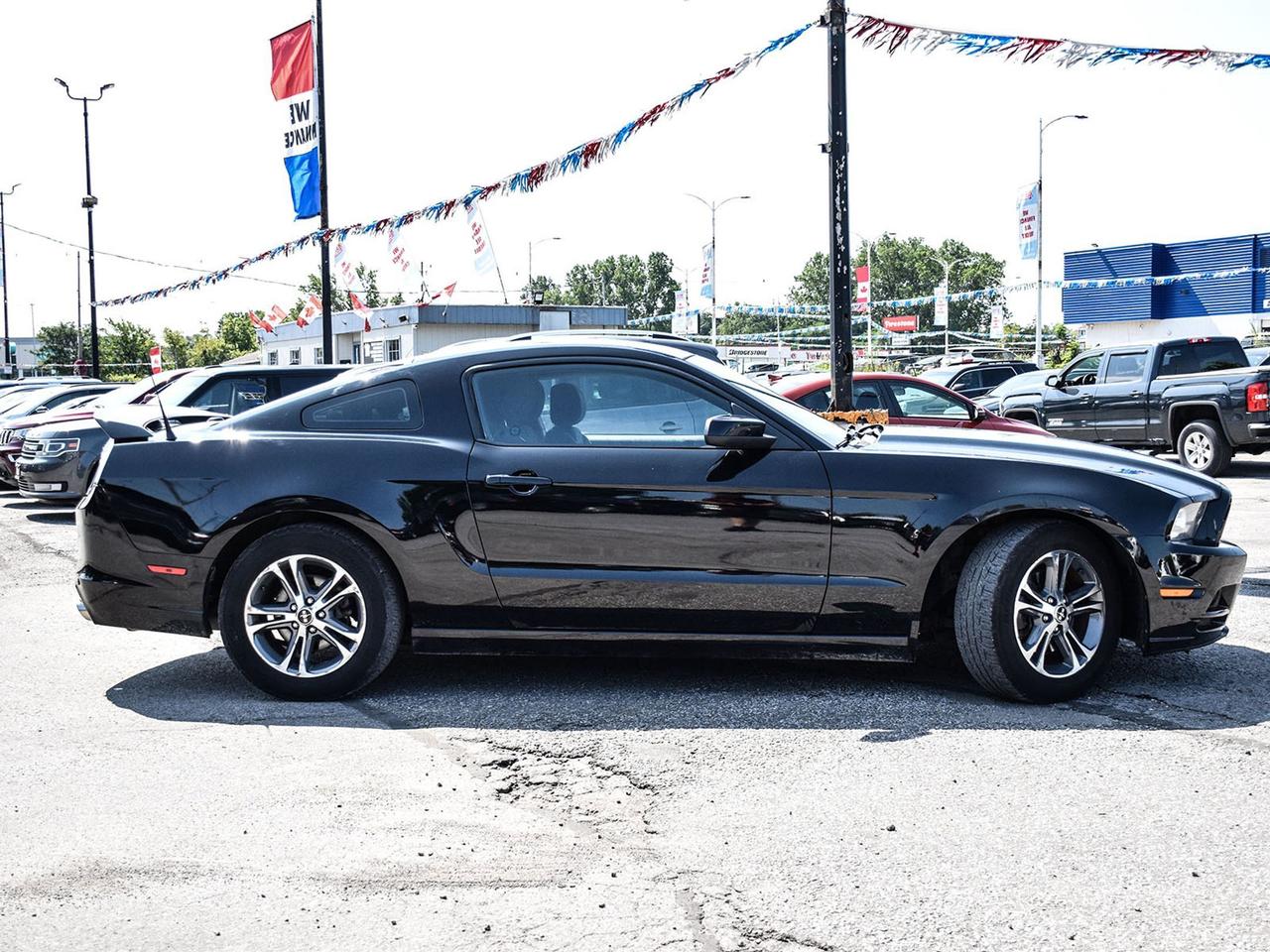 2014 Ford Mustang V6 EXCELLENT CONDITION MINT WE FINANCE ALL CREDIT Photo4