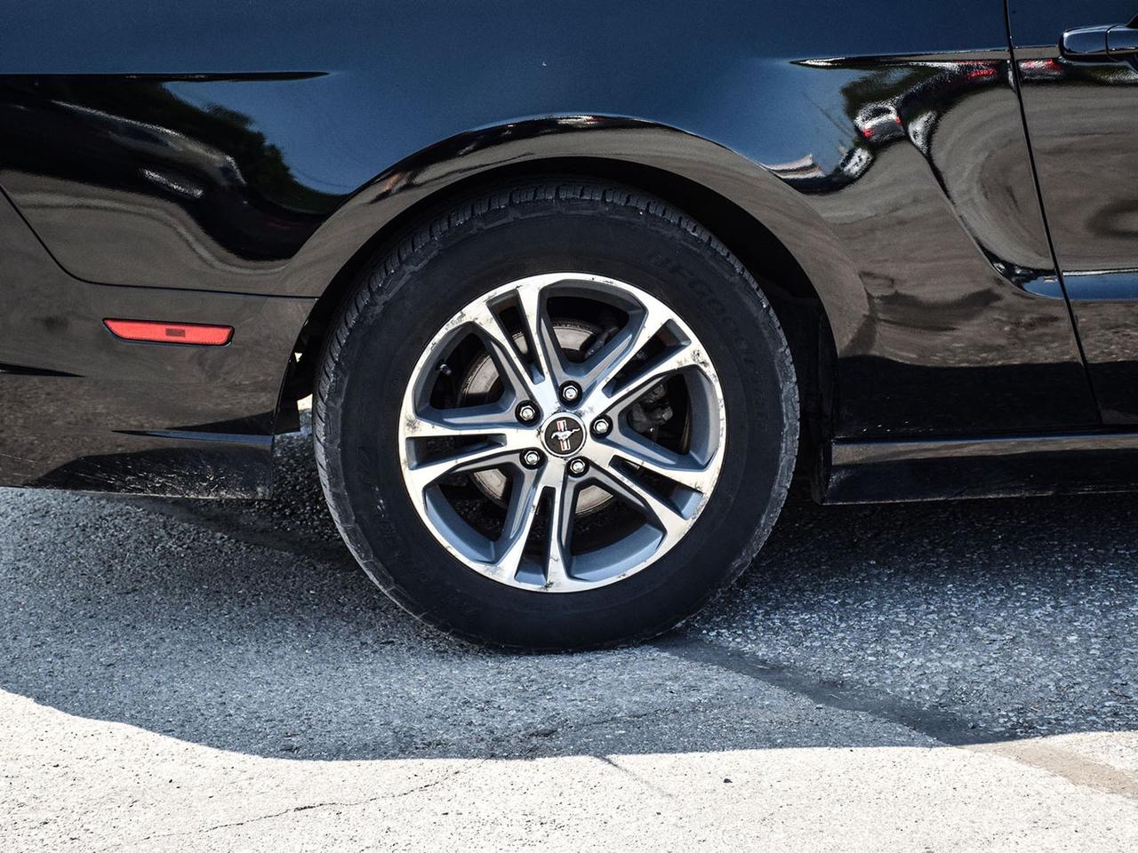 2014 Ford Mustang V6 EXCELLENT CONDITION MINT WE FINANCE ALL CREDIT Photo