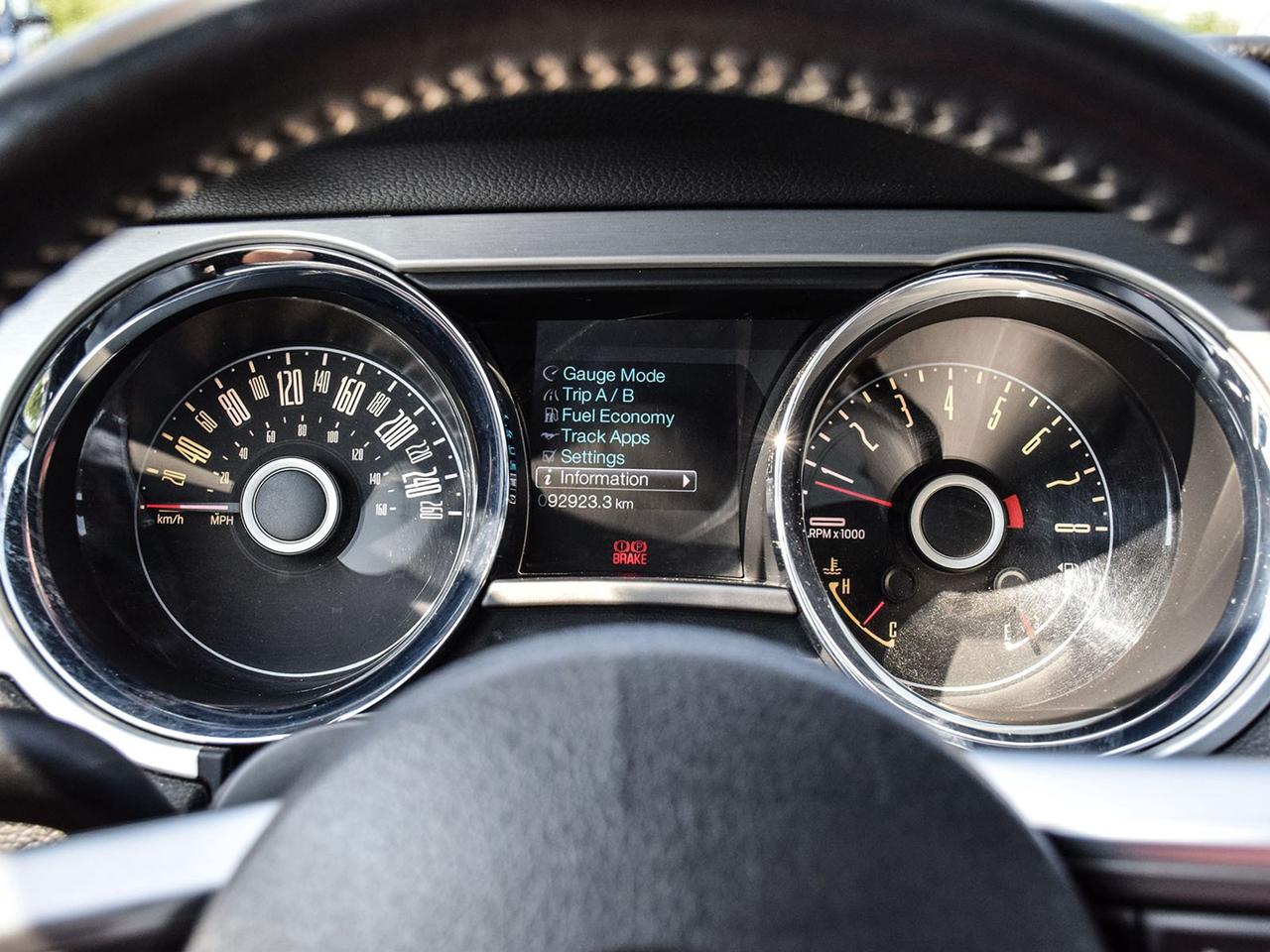 2014 Ford Mustang V6 EXCELLENT CONDITION MINT WE FINANCE ALL CREDIT Photo