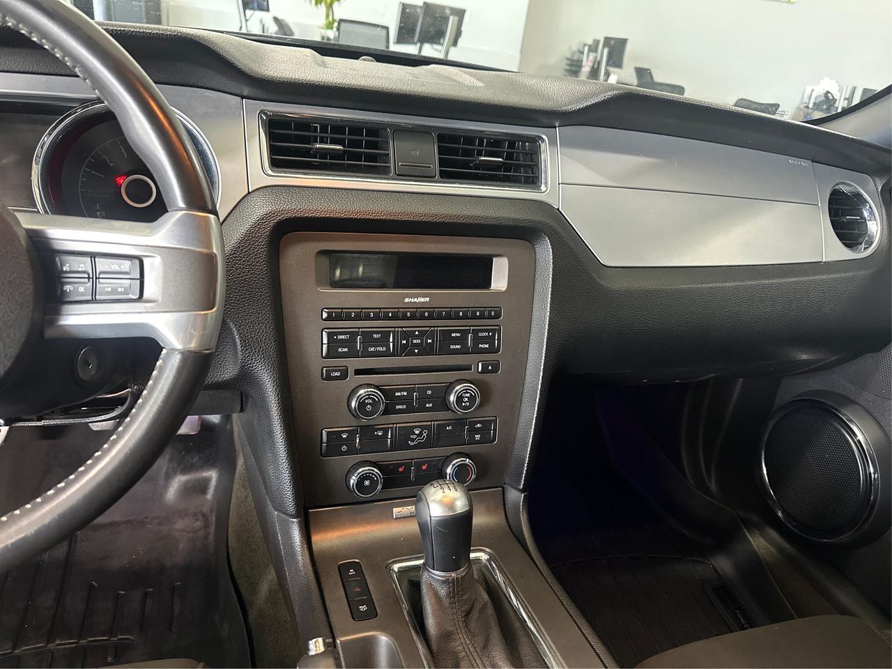 2014 Ford Mustang V6 EXCELLENT CONDITION MINT WE FINANCE ALL CREDIT Photo