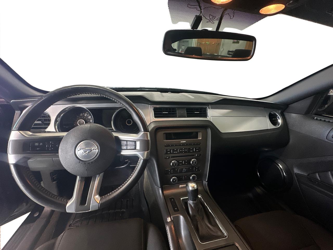 2014 Ford Mustang V6 EXCELLENT CONDITION MINT WE FINANCE ALL CREDIT Photo