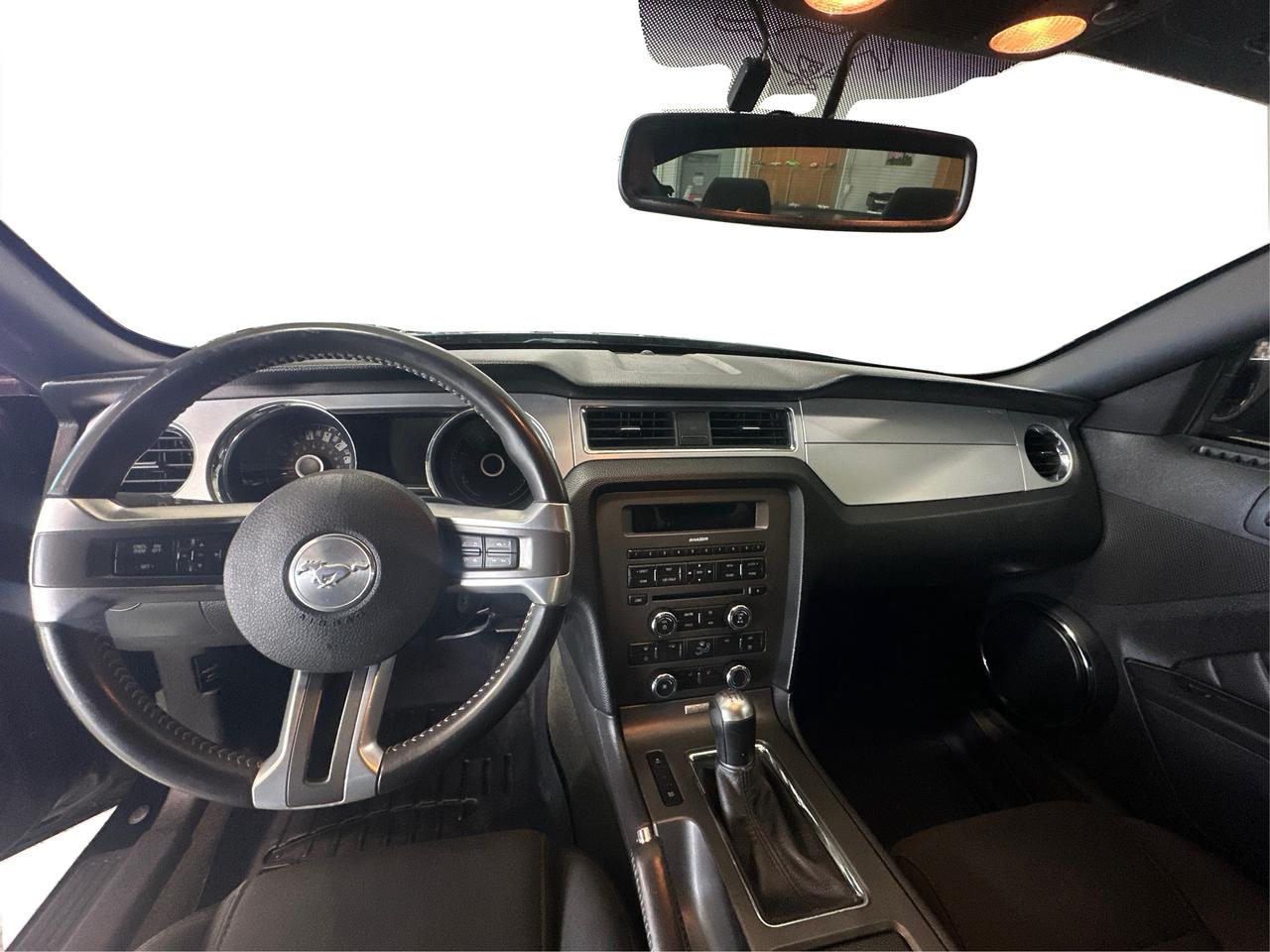 2014 Ford Mustang V6 EXCELLENT CONDITION MINT WE FINANCE ALL CREDIT Photo