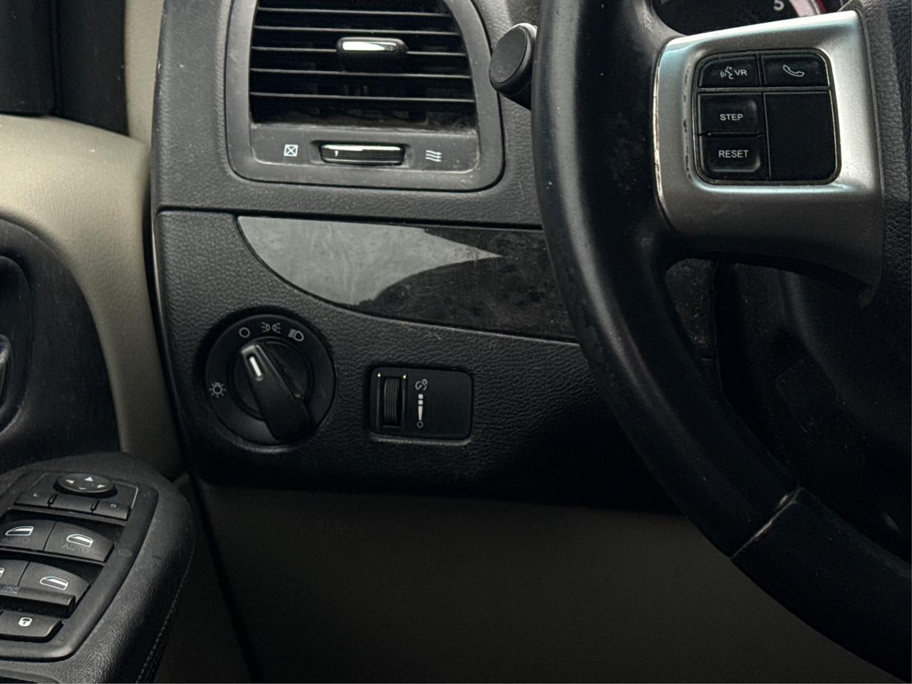 2012 Dodge Grand Caravan WE FINANCE ALL CREDIT   700+ VEHICLES IN STOCK Photo