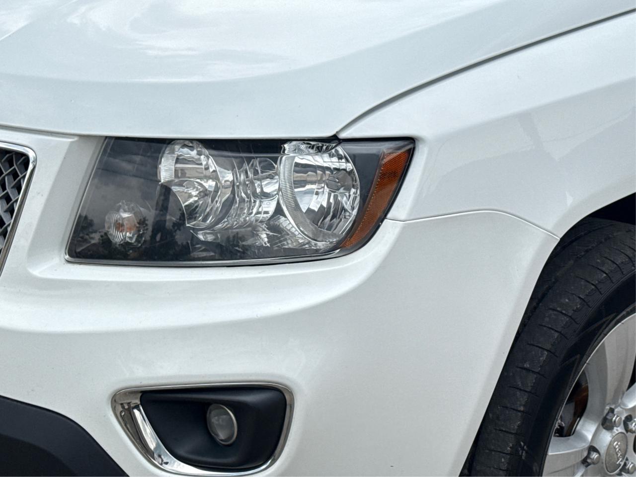 2017 Jeep Compass AWD LEATHER SUNROOF LOADED! WE FINANCE ALL CREDIT! Photo