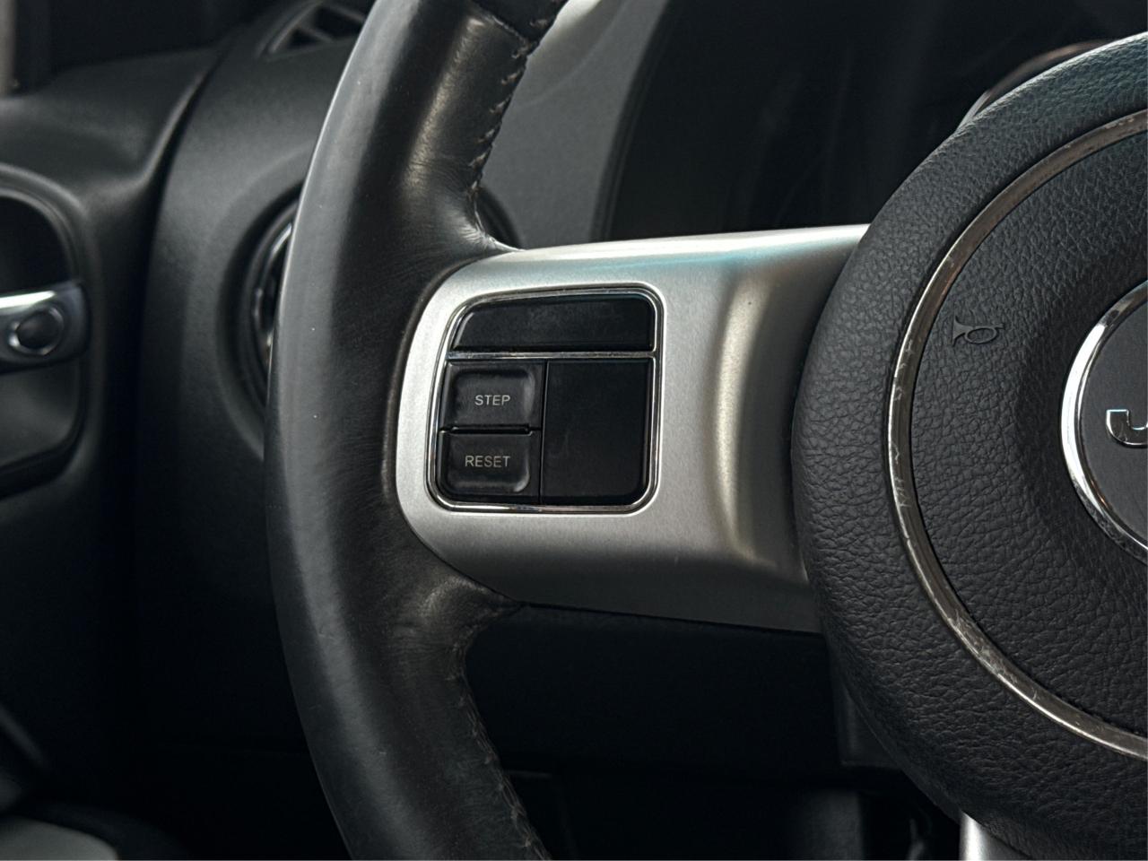 2017 Jeep Compass AWD LEATHER SUNROOF LOADED! WE FINANCE ALL CREDIT! Photo