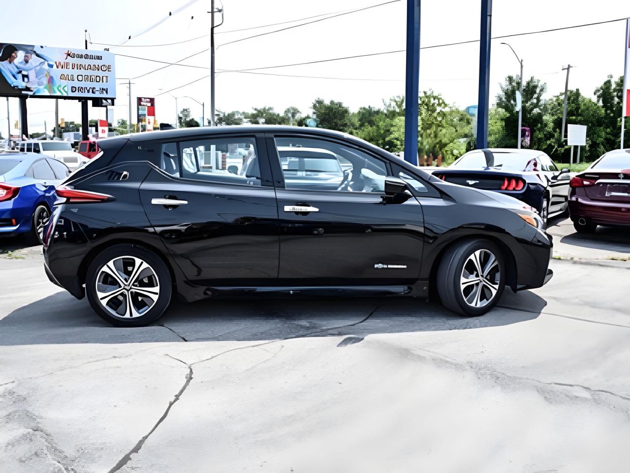 2018 Nissan Leaf LIKE NEW NAV LEATHER MINT! WE FINANCE ALL CREDIT Photo