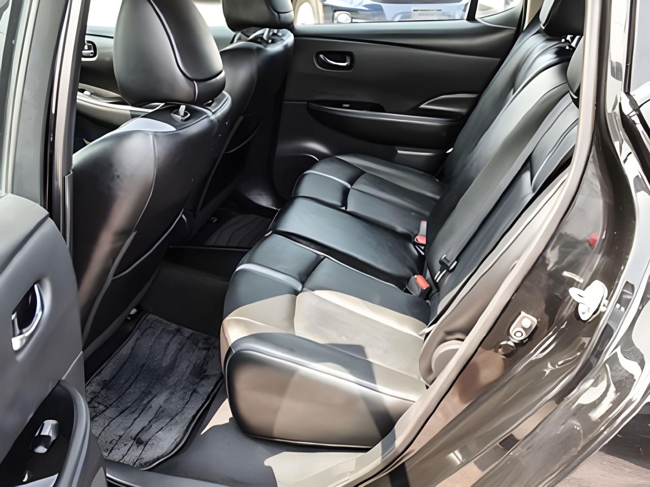 2018 Nissan Leaf LIKE NEW NAV LEATHER MINT! WE FINANCE ALL CREDIT Photo