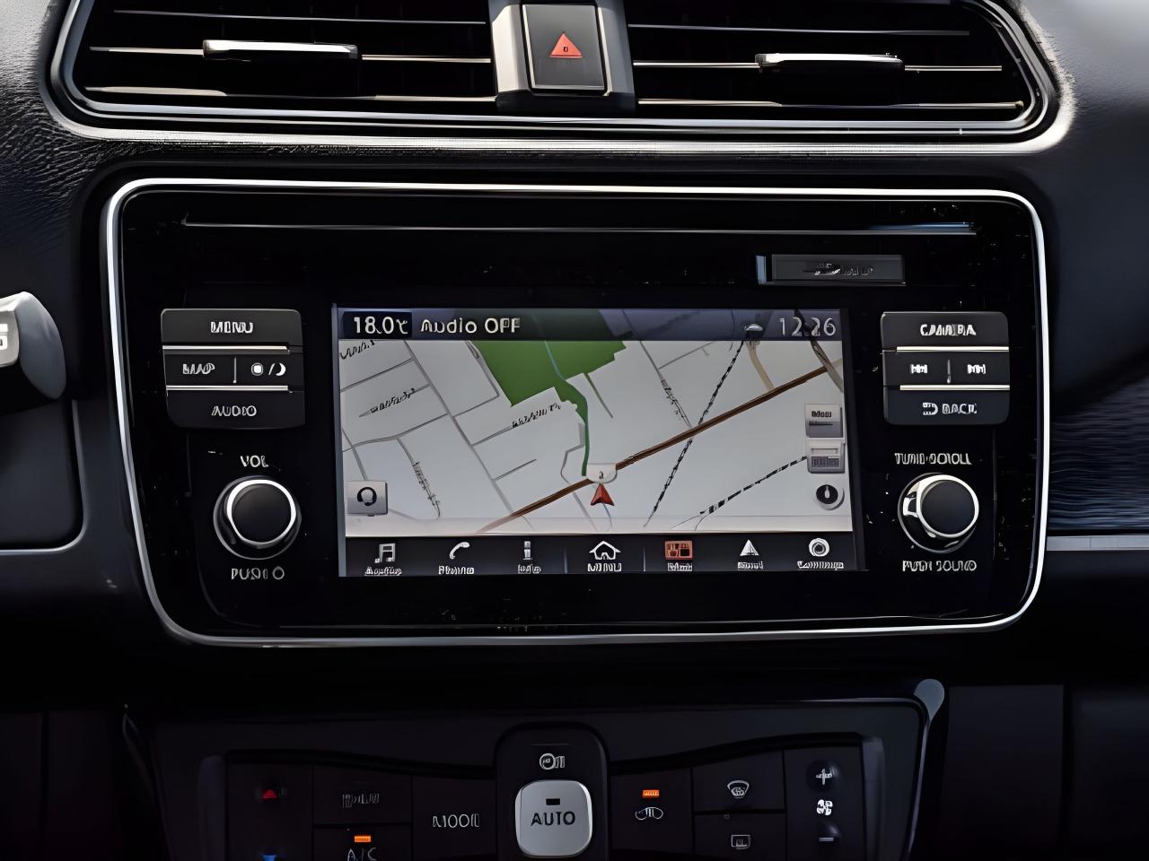 2018 Nissan Leaf LIKE NEW NAV LEATHER MINT! WE FINANCE ALL CREDIT Photo