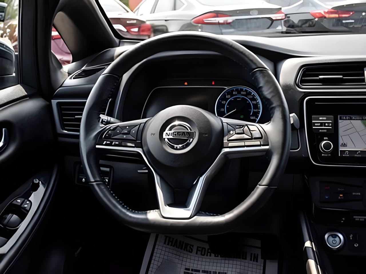 2018 Nissan Leaf CERTIFIED  NAV LEATHER MINT! WE FINANCE ALL CREDIT Photo