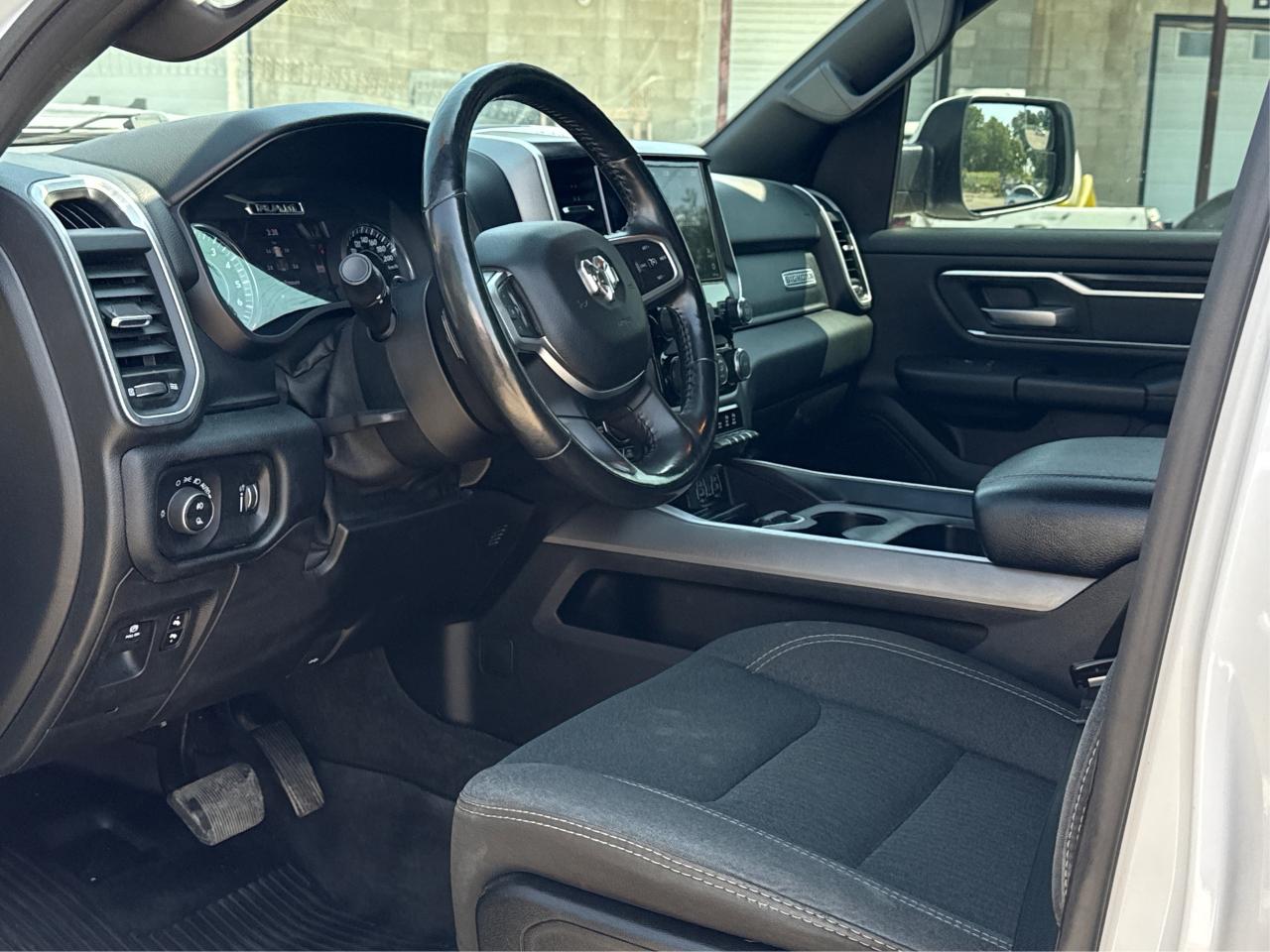 2020 RAM 1500 BIG HORN SPORT4x4 OFF RD NAV LOADED WE FINANCE Photo