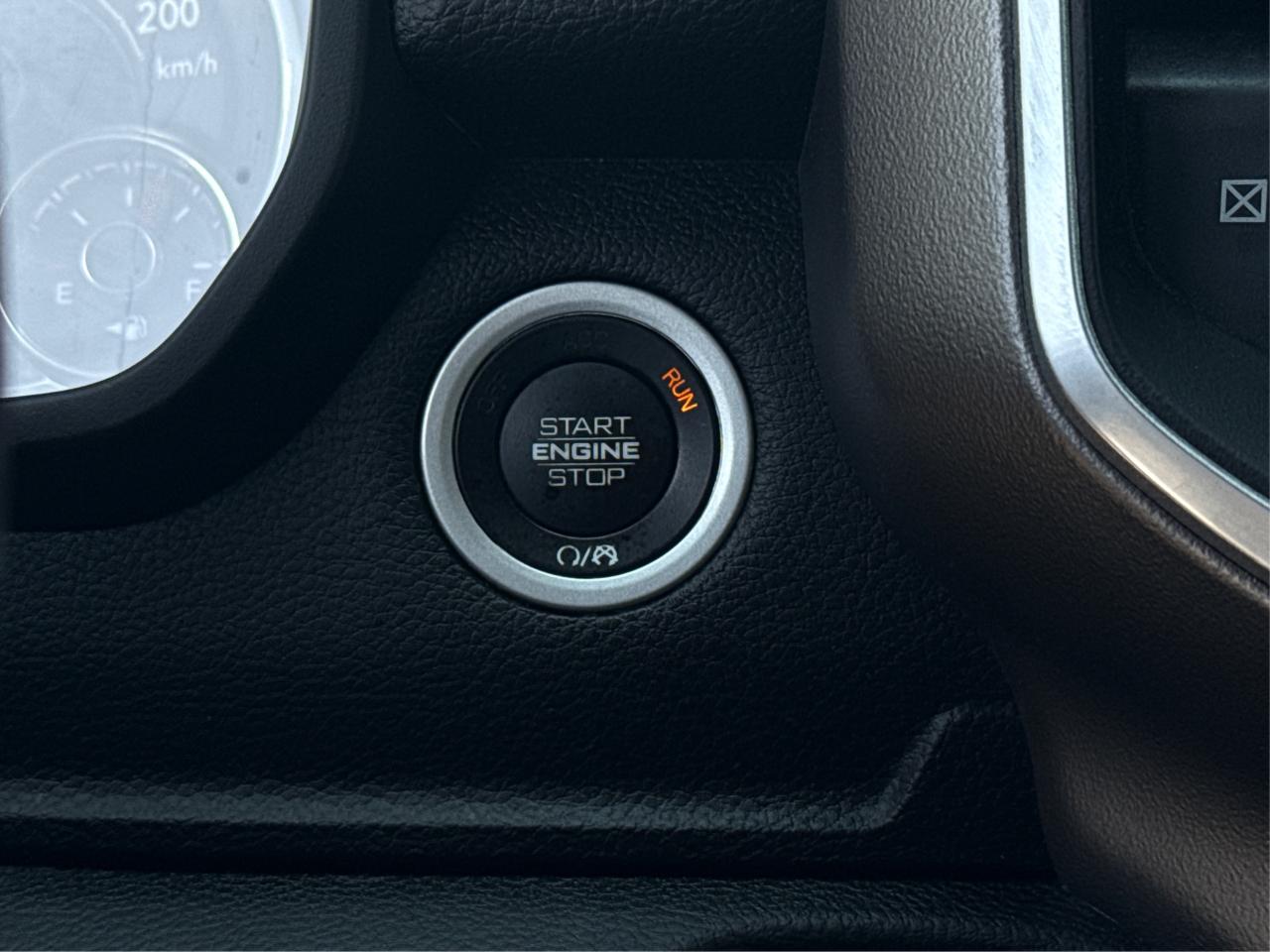 2020 RAM 1500 BIG HORN SPORT4x4 OFF RD NAV LOADED WE FINANCE Photo