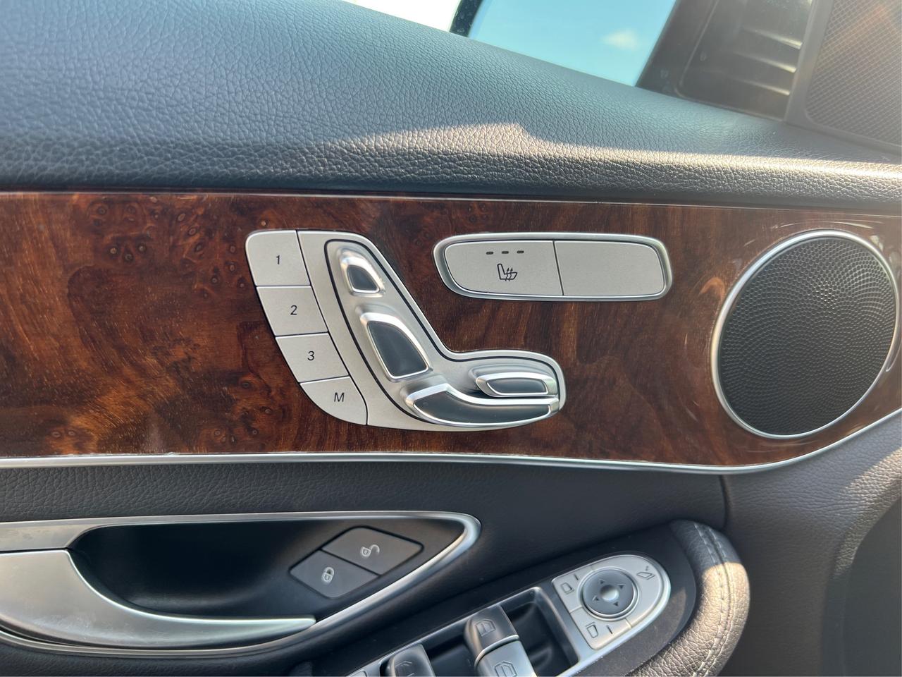 2017 Mercedes-Benz C-Class C 300 LEATHER HEATED SEATS MINT! WE FINANCE ALL! Photo