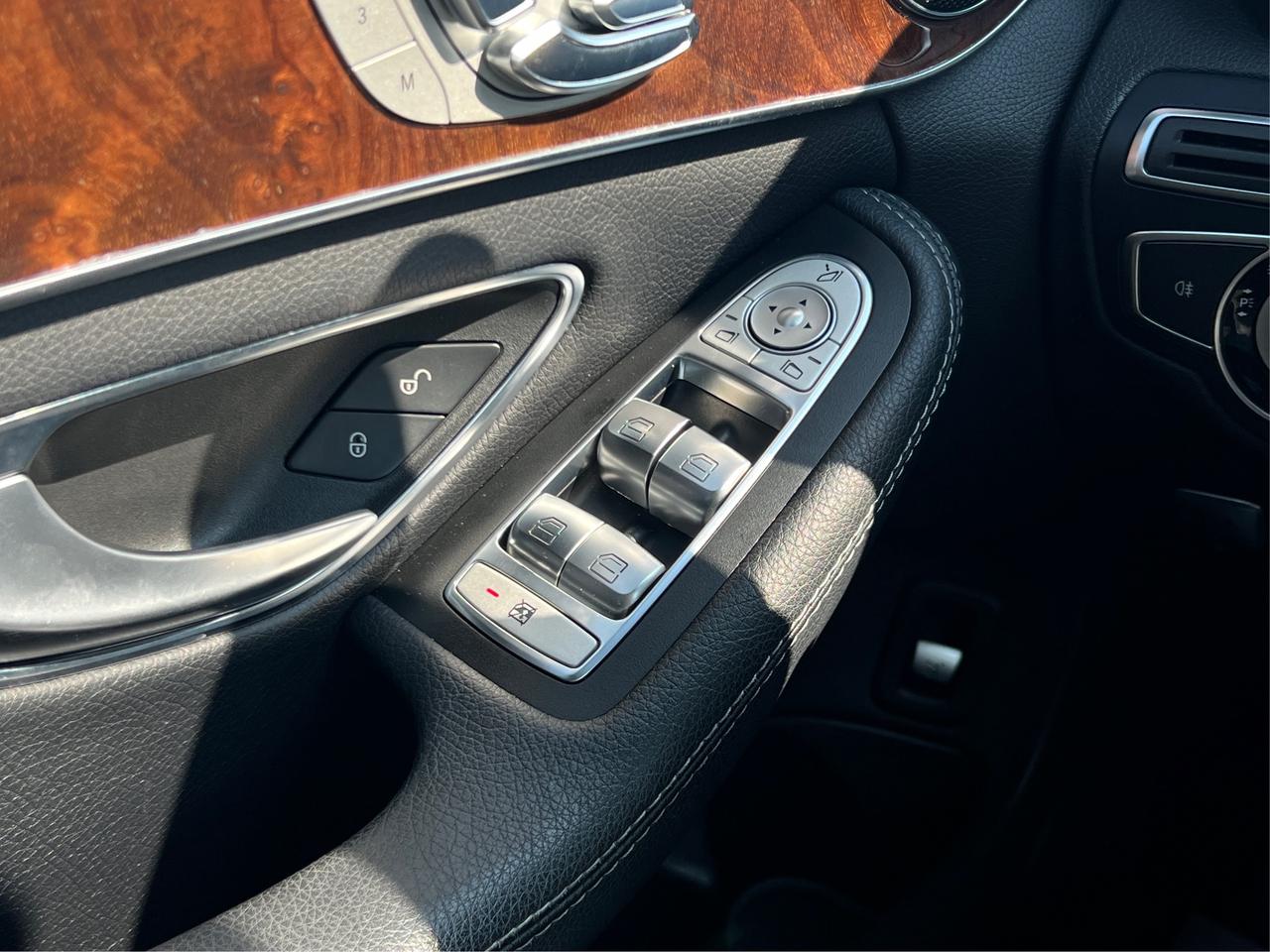 2017 Mercedes-Benz C-Class C 300 LEATHER HEATED SEATS MINT! WE FINANCE ALL! Photo