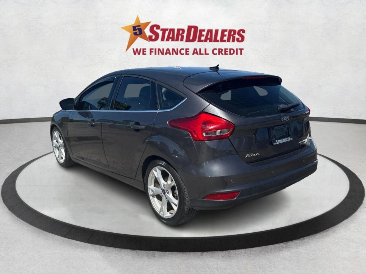 2016 Ford Focus LEATHER SUNROOF MINT! WE FINANCE ALL CREDIT! Photo4