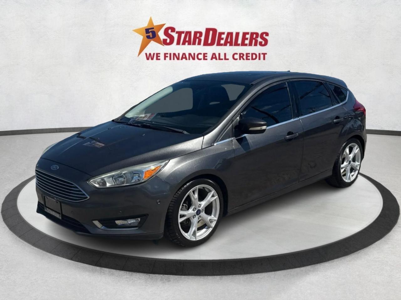 2016 Ford Focus LEATHER SUNROOF MINT! WE FINANCE ALL CREDIT! Photo2