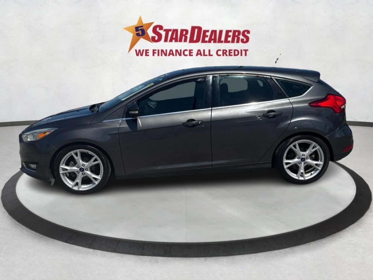 2016 Ford Focus LEATHER SUNROOF MINT! WE FINANCE ALL CREDIT! Photo3