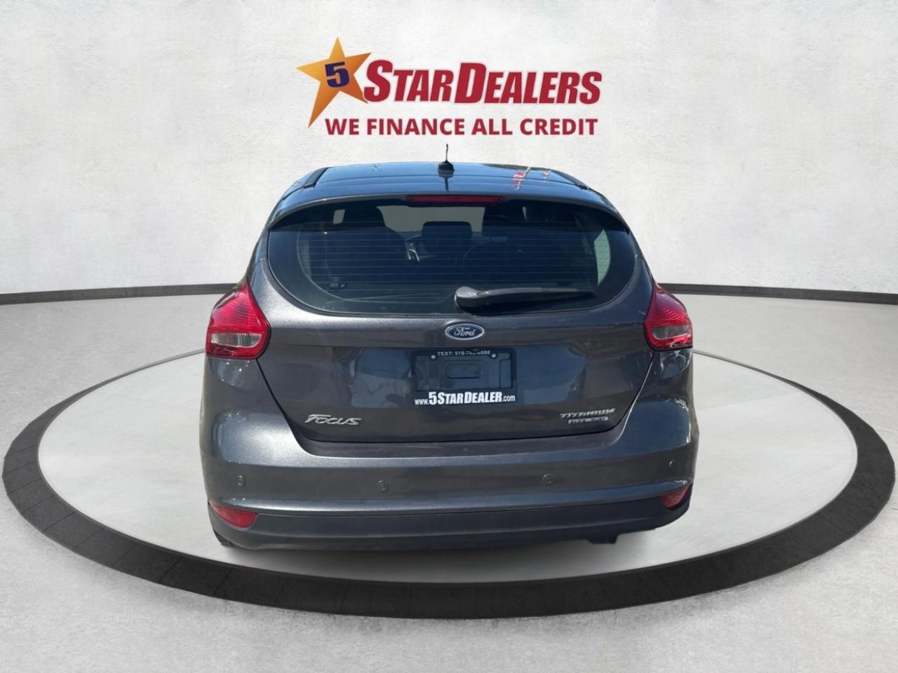 2016 Ford Focus LEATHER SUNROOF MINT! WE FINANCE ALL CREDIT! Photo