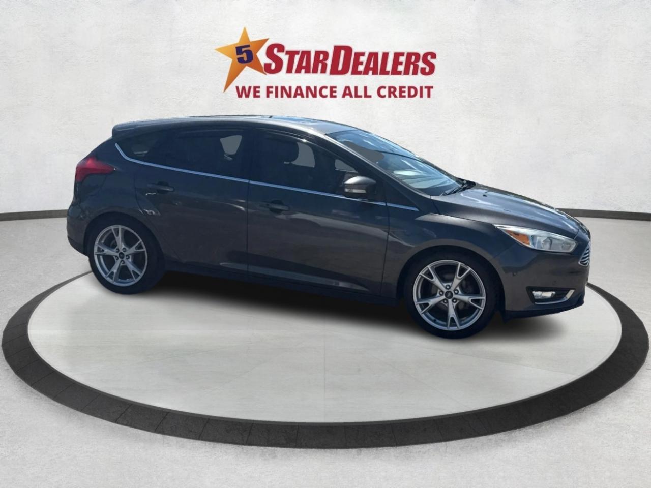 2016 Ford Focus LEATHER SUNROOF MINT! WE FINANCE ALL CREDIT! Photo