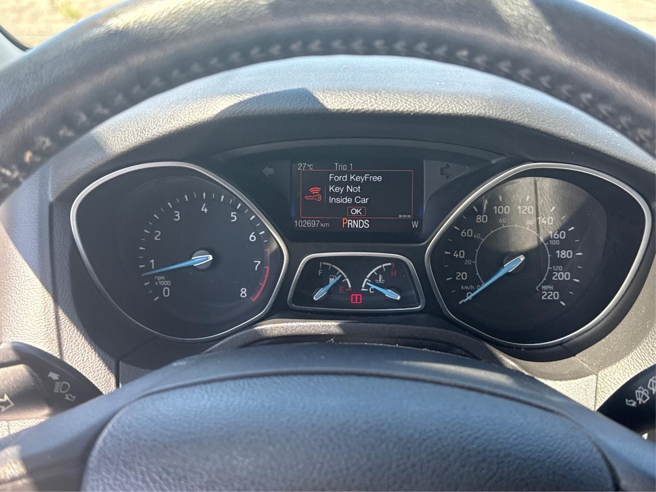 2016 Ford Focus LEATHER SUNROOF MINT! WE FINANCE ALL CREDIT! Photo