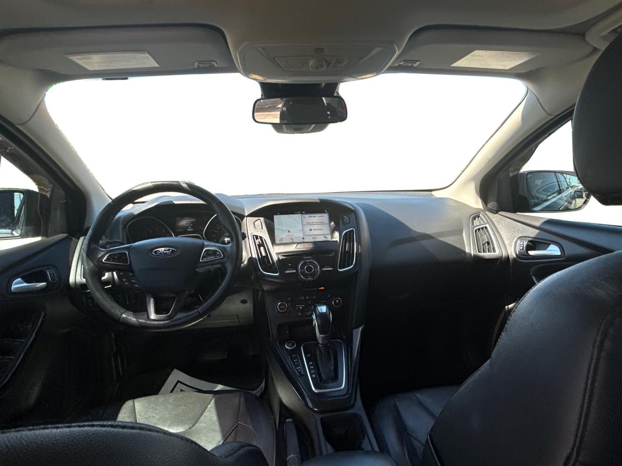 2016 Ford Focus LEATHER SUNROOF MINT! WE FINANCE ALL CREDIT! Photo