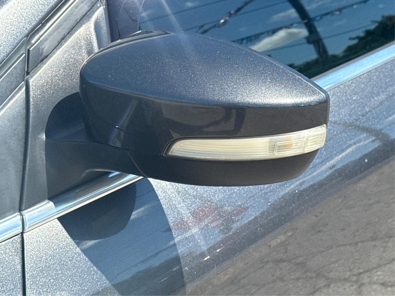 2016 Ford Focus LEATHER SUNROOF MINT! WE FINANCE ALL CREDIT! Photo