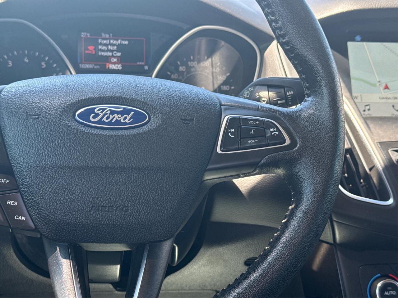 2016 Ford Focus LEATHER SUNROOF MINT! WE FINANCE ALL CREDIT! Photo