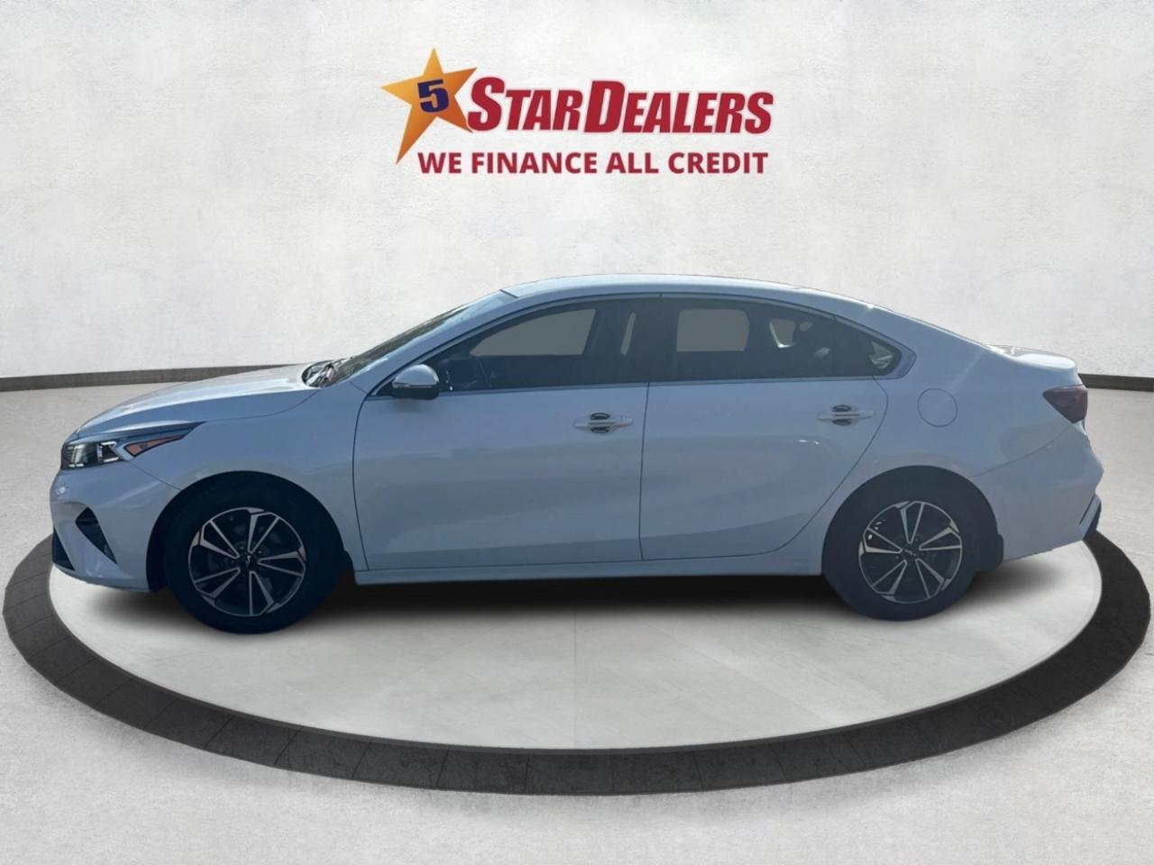 2022 Kia Forte EX! H-SEAT LOW KM WE FINANCE ALL CREDIT! Photo