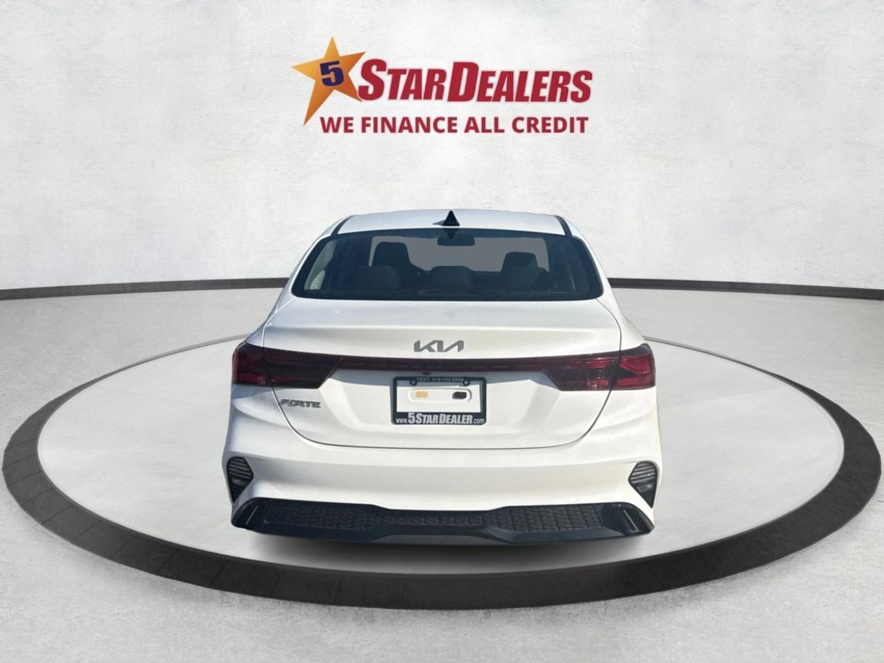 2022 Kia Forte EX! H-SEAT LOW KM WE FINANCE ALL CREDIT! Photo