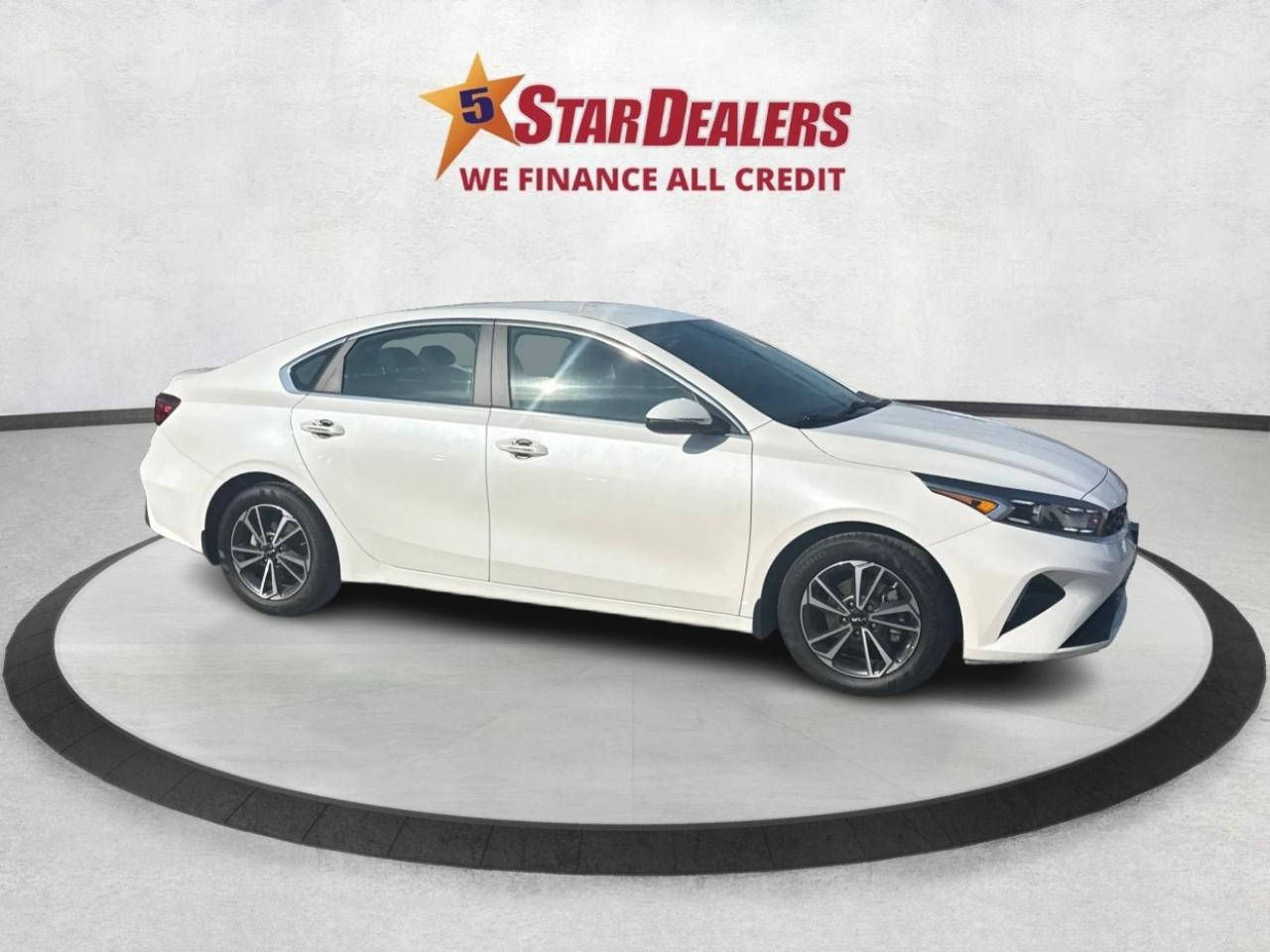 2022 Kia Forte EX! H-SEAT LOW KM WE FINANCE ALL CREDIT! Photo