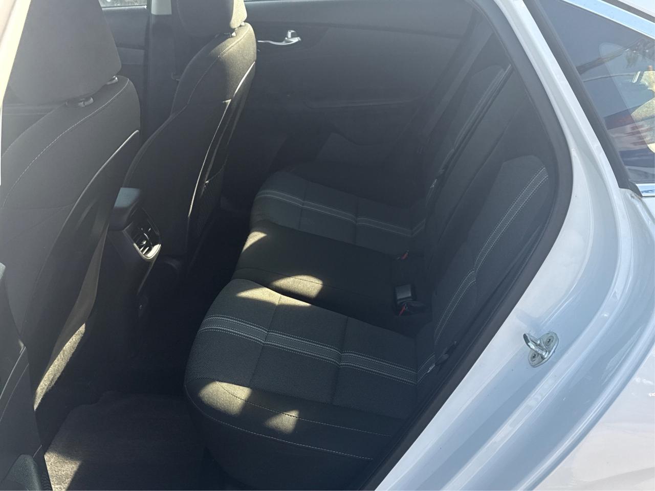 2022 Kia Forte EX! H-SEAT LOW KM WE FINANCE ALL CREDIT! Photo