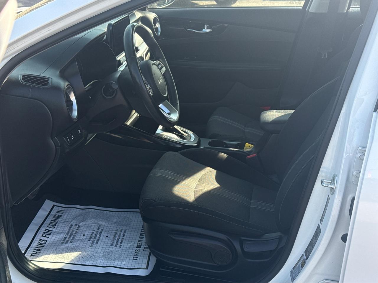 2022 Kia Forte EX! H-SEAT LOW KM WE FINANCE ALL CREDIT! Photo