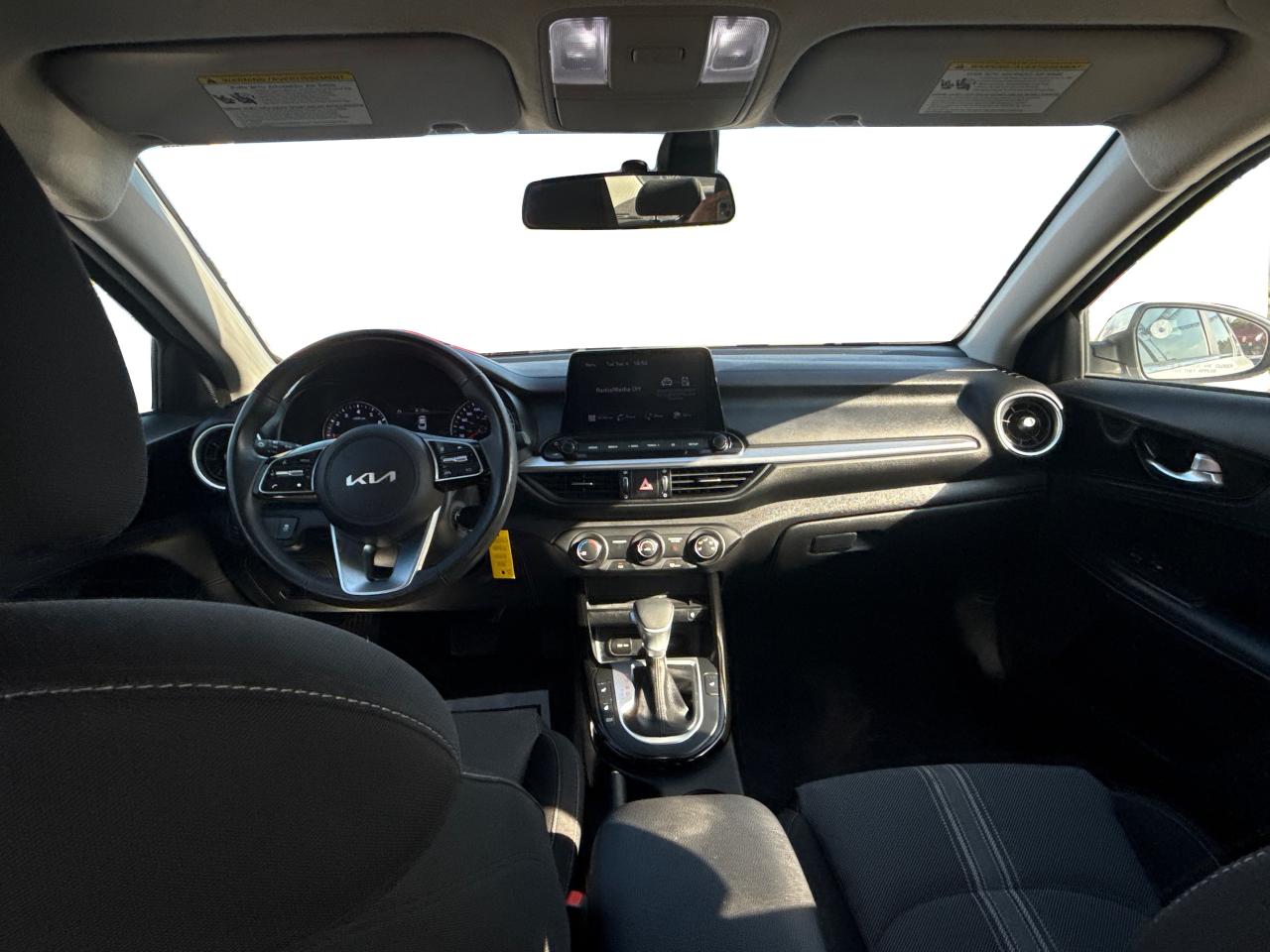 2022 Kia Forte EX! H-SEAT LOW KM WE FINANCE ALL CREDIT! Photo