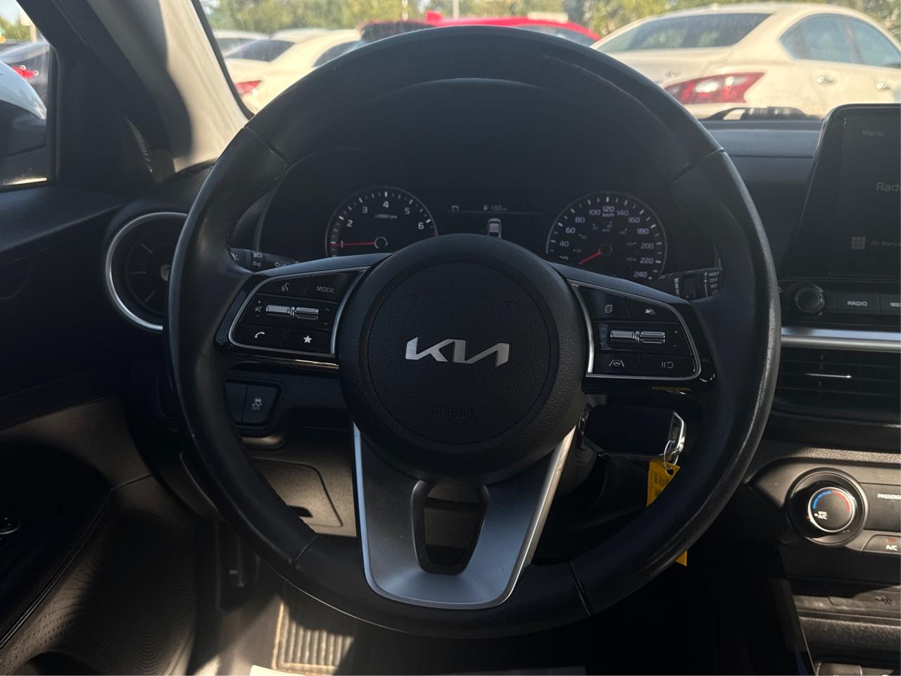 2022 Kia Forte EX! H-SEAT LOW KM WE FINANCE ALL CREDIT! Photo