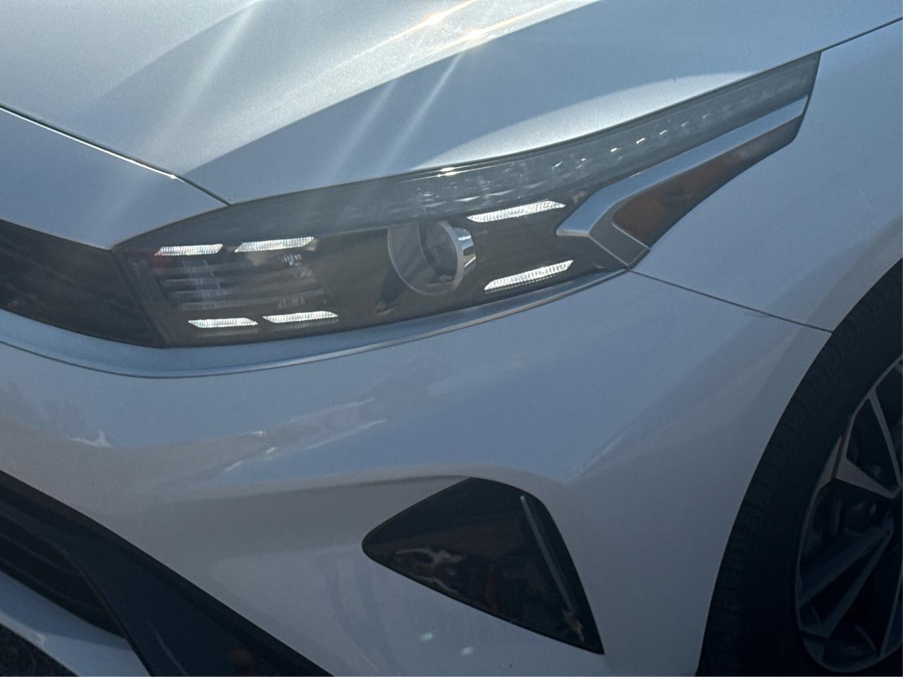 2022 Kia Forte EX! H-SEAT LOW KM WE FINANCE ALL CREDIT! Photo