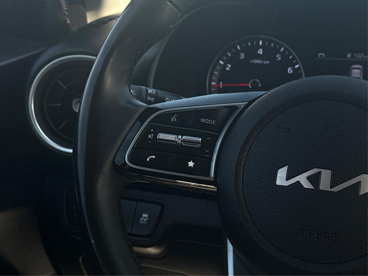 2022 Kia Forte EX! H-SEAT LOW KM WE FINANCE ALL CREDIT! Photo