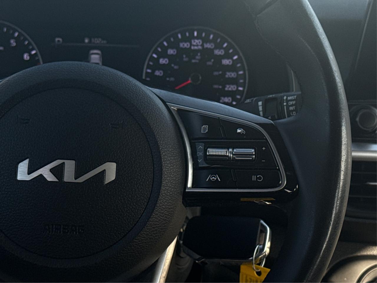 2022 Kia Forte EX! H-SEAT LOW KM WE FINANCE ALL CREDIT! Photo