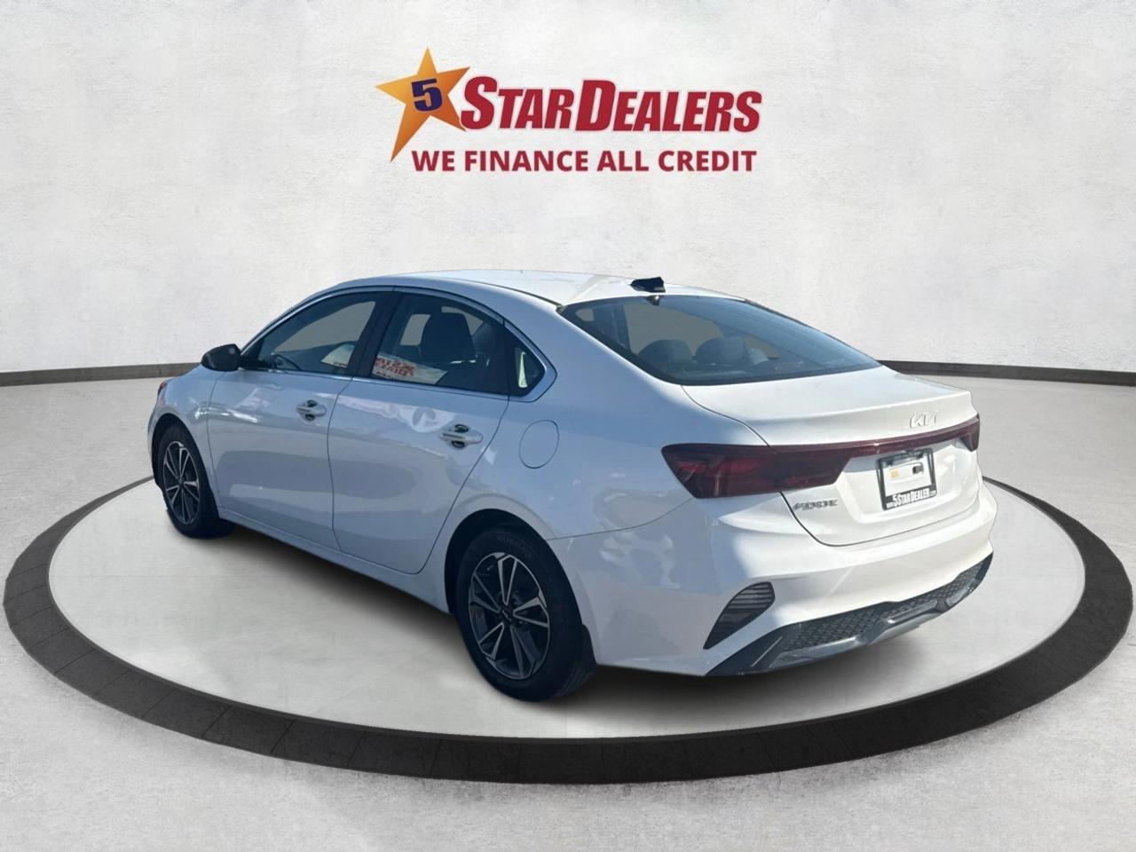 2022 Kia Forte EX! H-SEAT LOW KM WE FINANCE ALL CREDIT! Photo