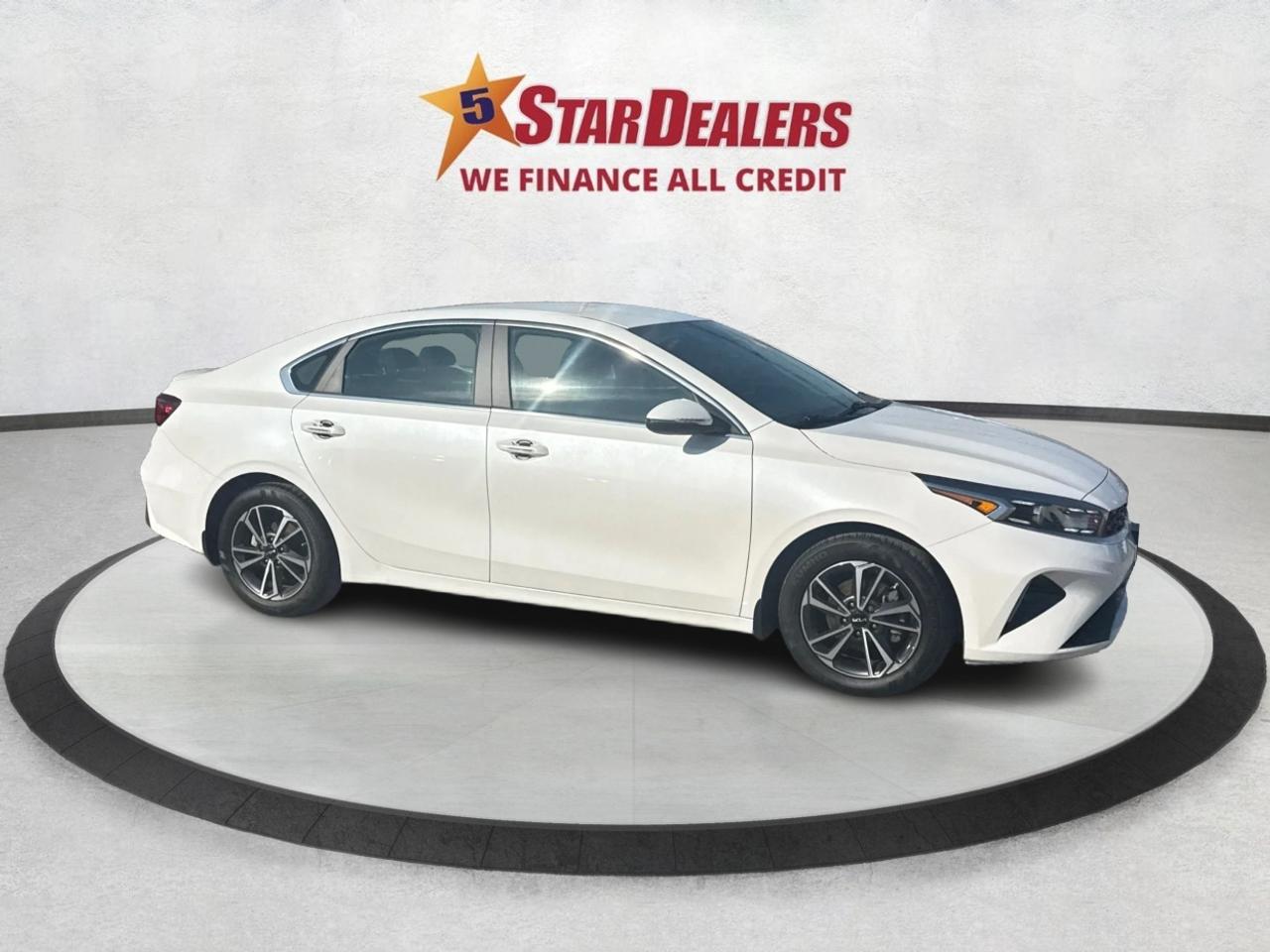 2022 Kia Forte EX! H-SEAT LOW KM WE FINANCE ALL CREDIT! Photo