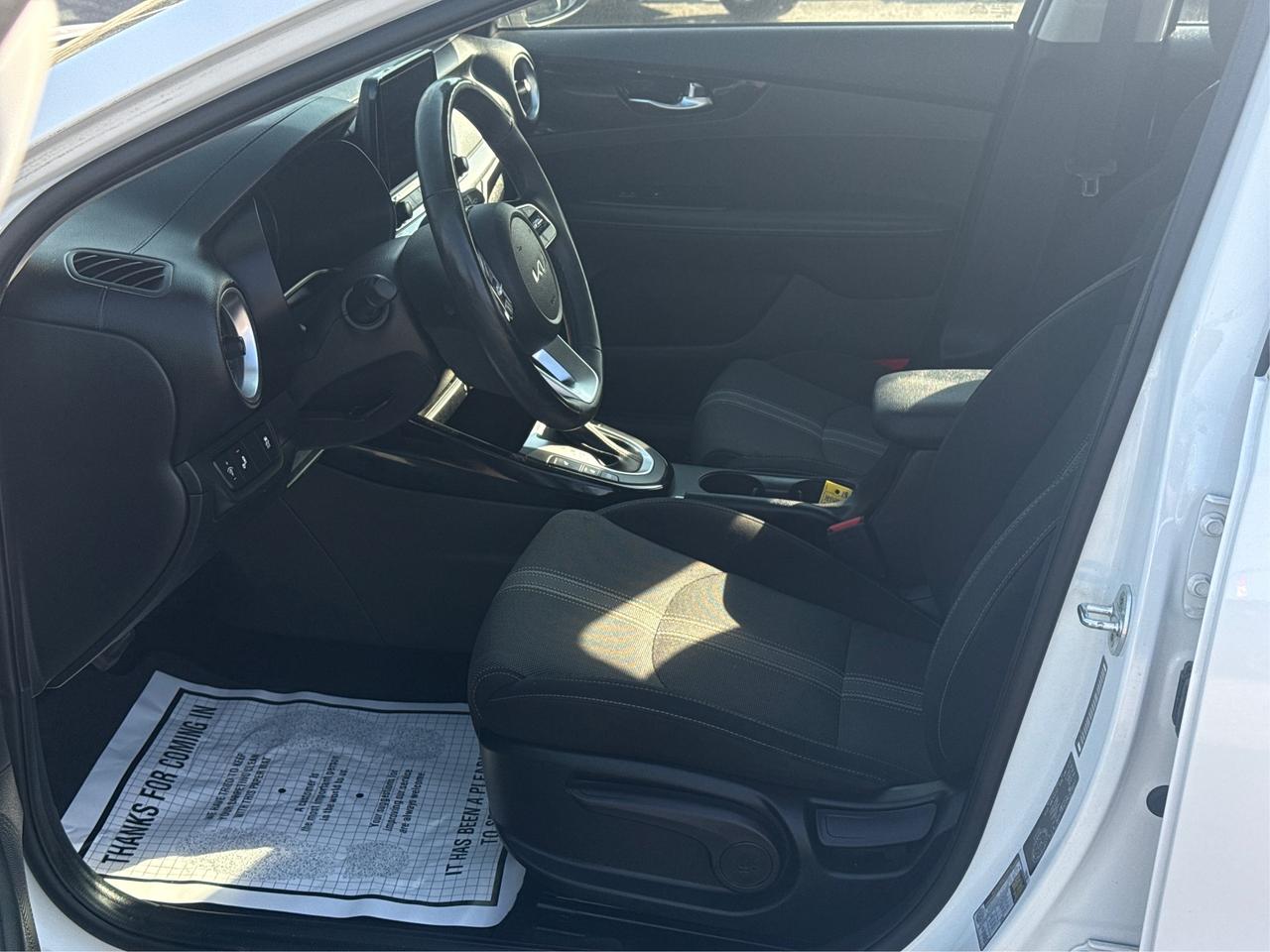 2022 Kia Forte EX! H-SEAT LOW KM WE FINANCE ALL CREDIT! Photo