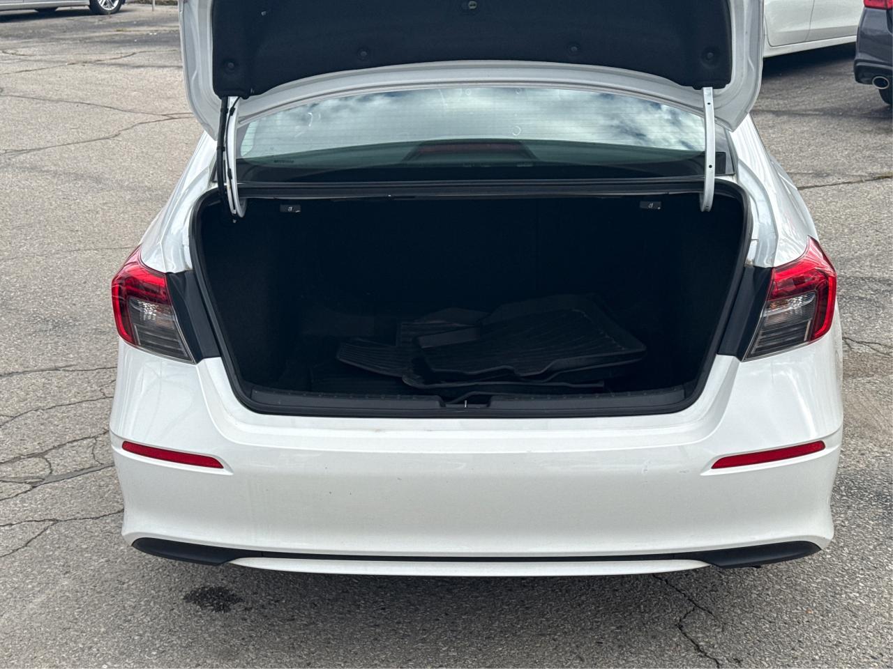 2022 Honda Civic Sedan HEATED SEATS MINT! MUST SEE WE FINANCE ALL CREDIT Photo