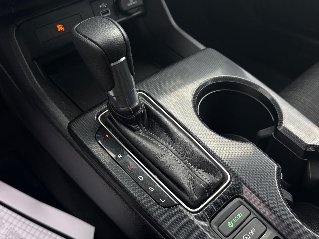 2022 Honda Civic Sedan HEATED SEATS MINT! MUST SEE WE FINANCE ALL CREDIT Photo