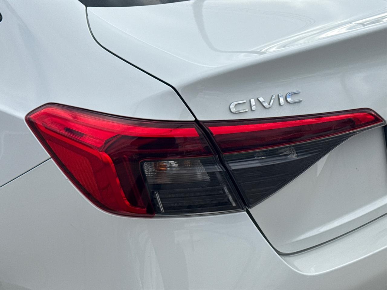 2022 Honda Civic Sedan HEATED SEATS MINT! MUST SEE WE FINANCE ALL CREDIT Photo